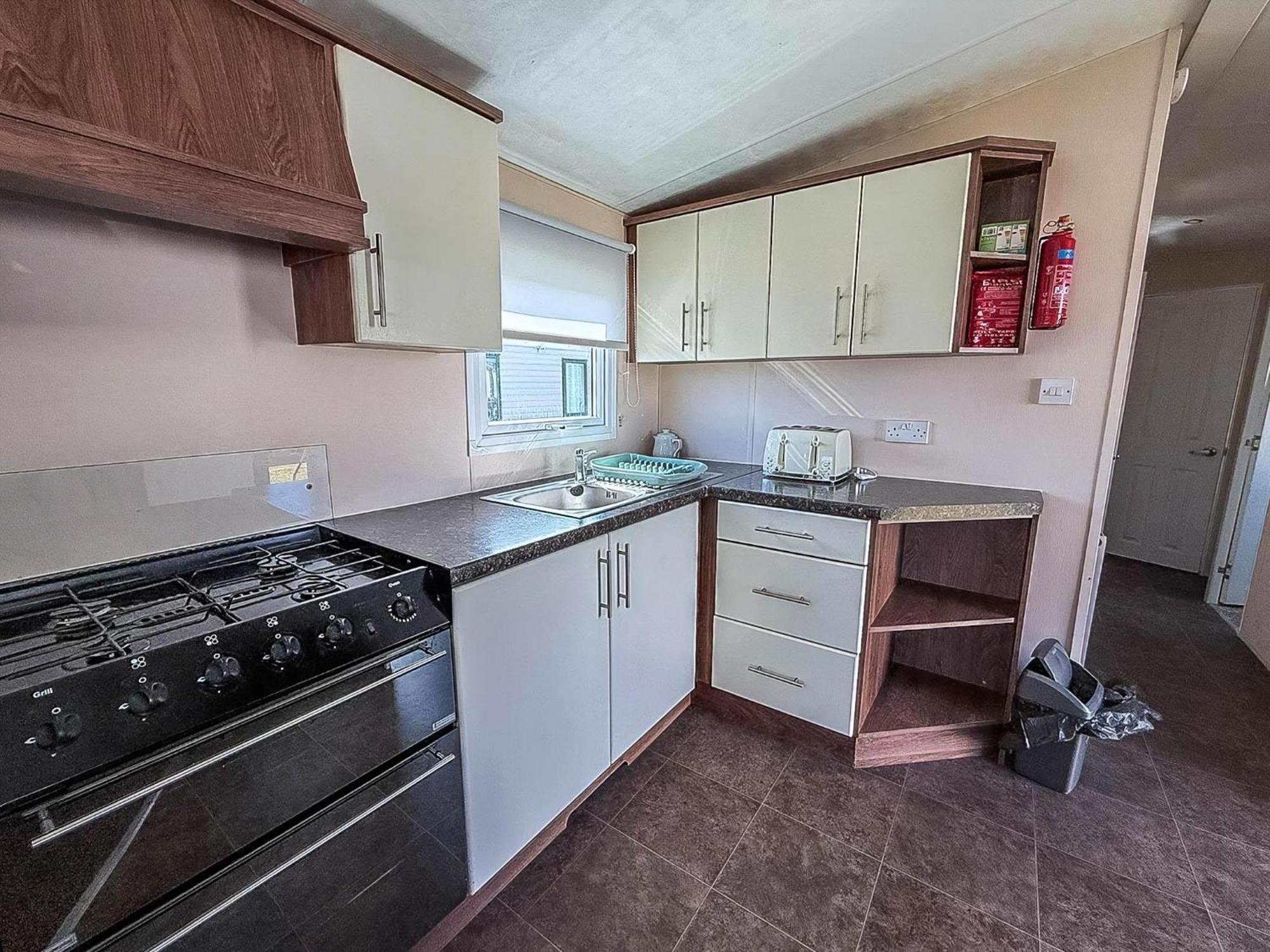 Campsite Lovely 8 Berth Caravan At California Cliffs Nearby Scratby Ref 50060e